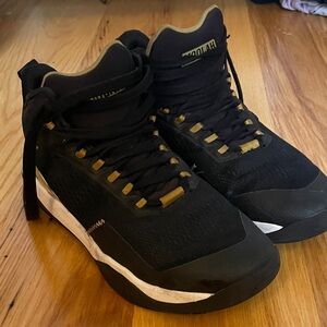 Women's Black and Gold Basketball Shoes MOOLAH